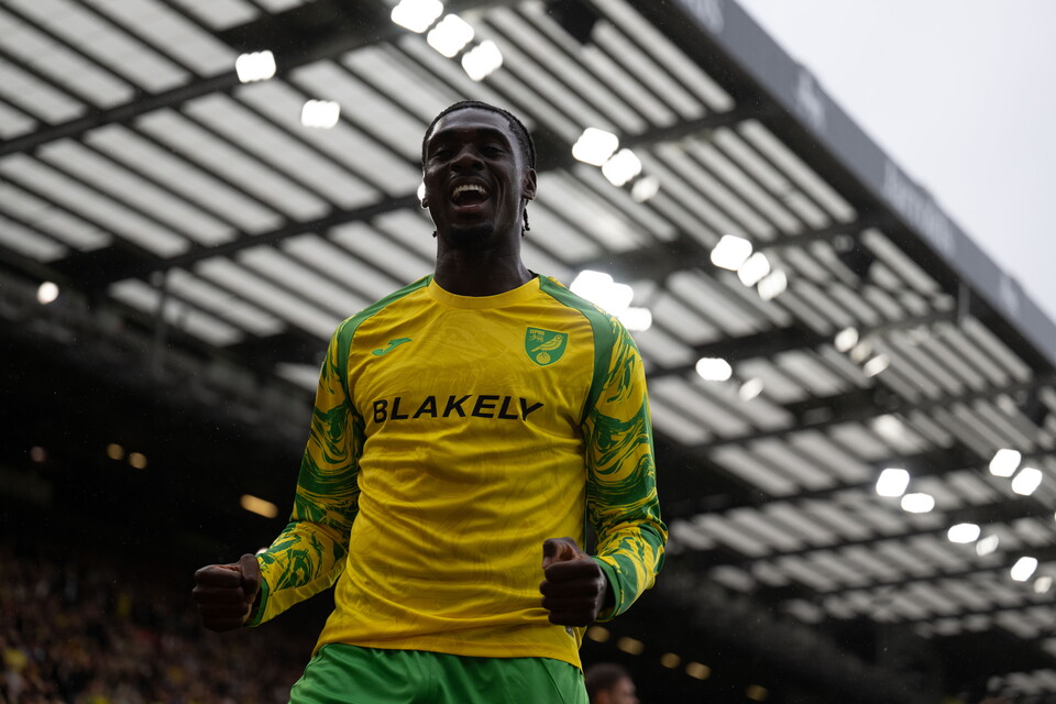 Mo Toure celebrating his goal against Burnley