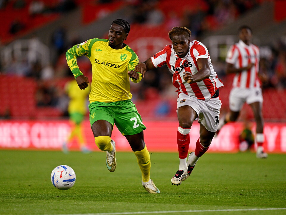 Mo Toure playing against Stoke City