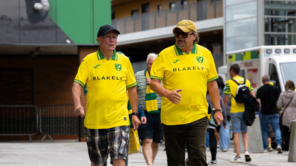 Fans outside Carrow Road GV