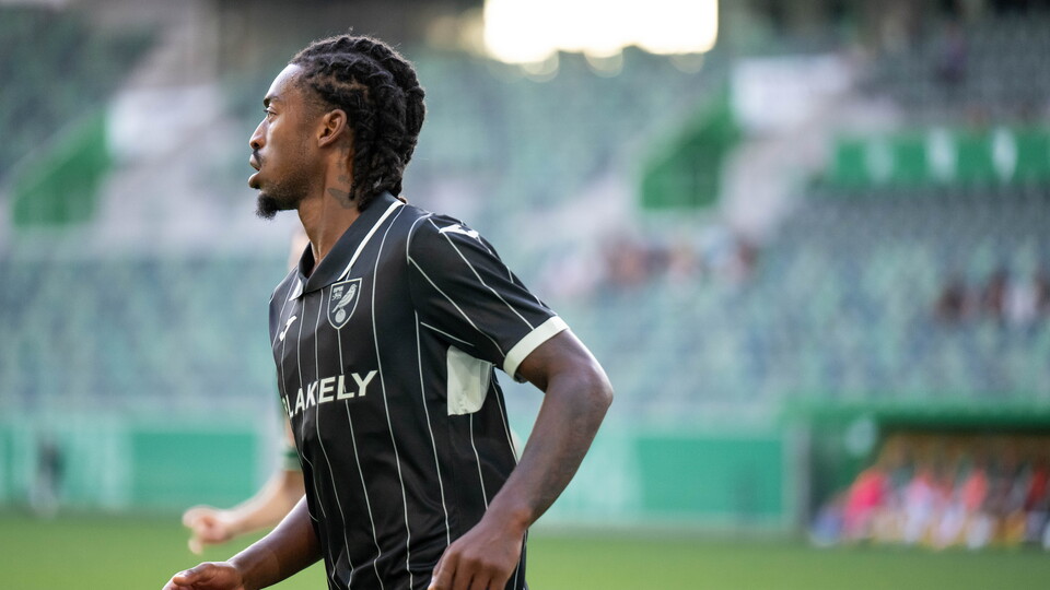 Paris Maghoma against FC St Gallen
