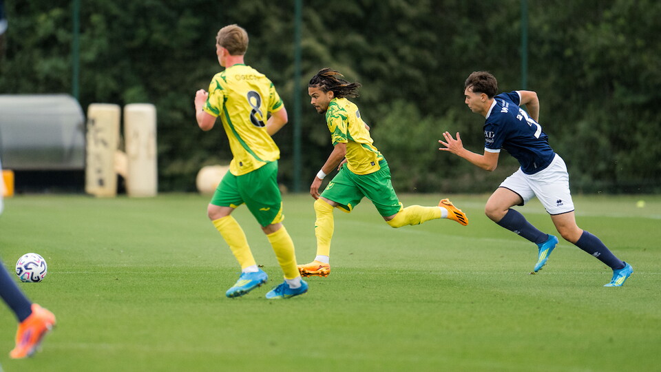 Goodson running with the ball.