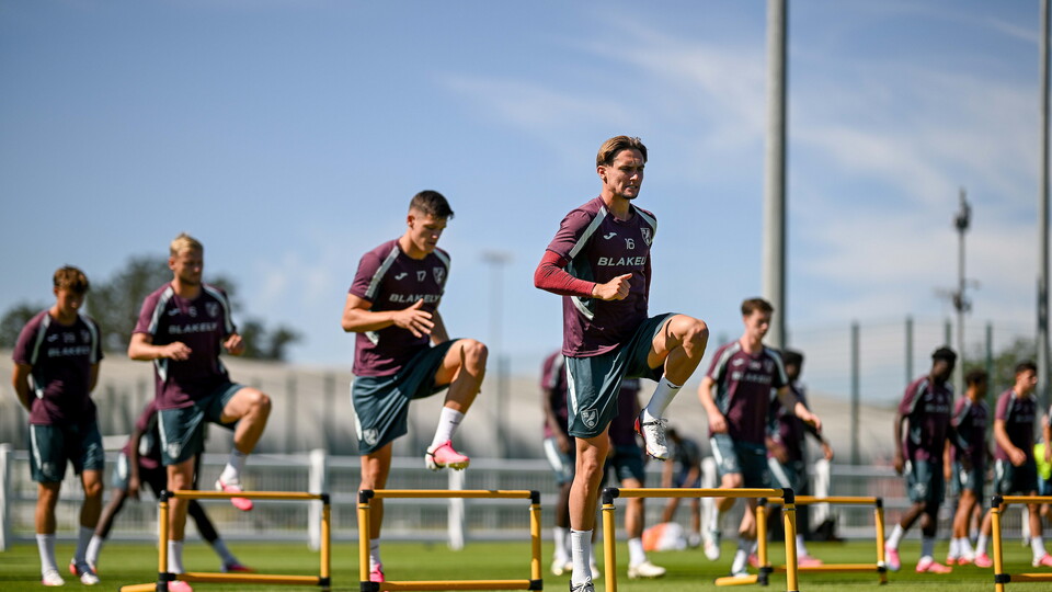 Norwich City players training