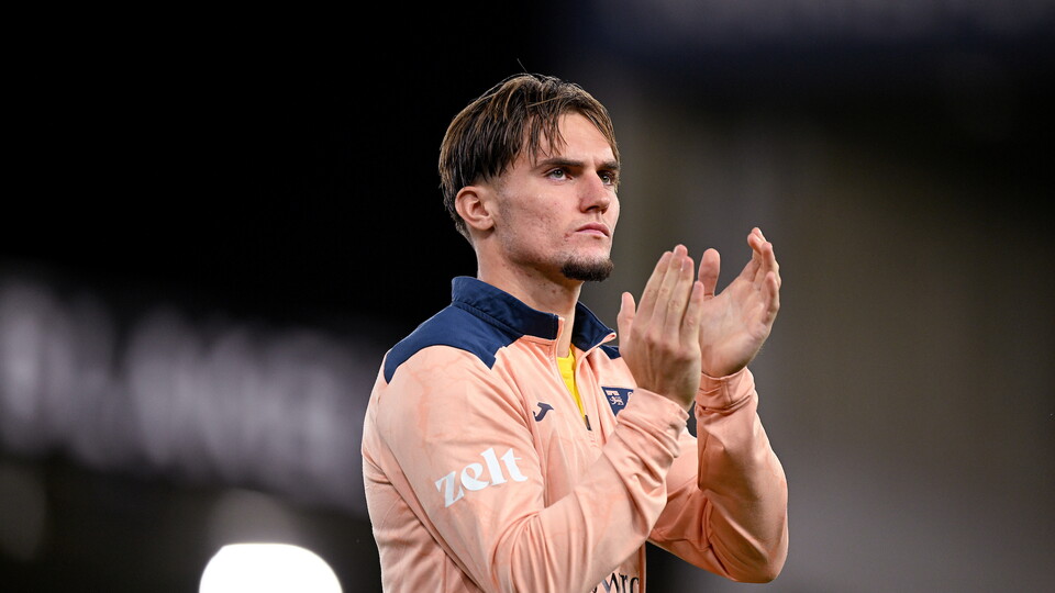 Jacob Wright clapping the fans