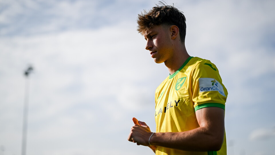 Check out the gallery from Oscar Schwartau's signing announcement and first day at the club.