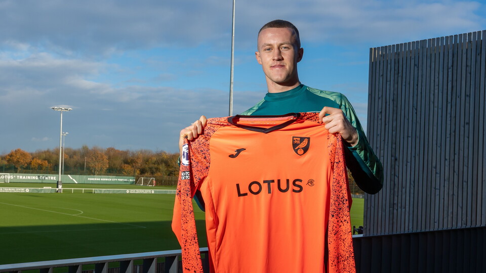 Academy goalkeeper Dylan Berry has signed a new contract with the club.