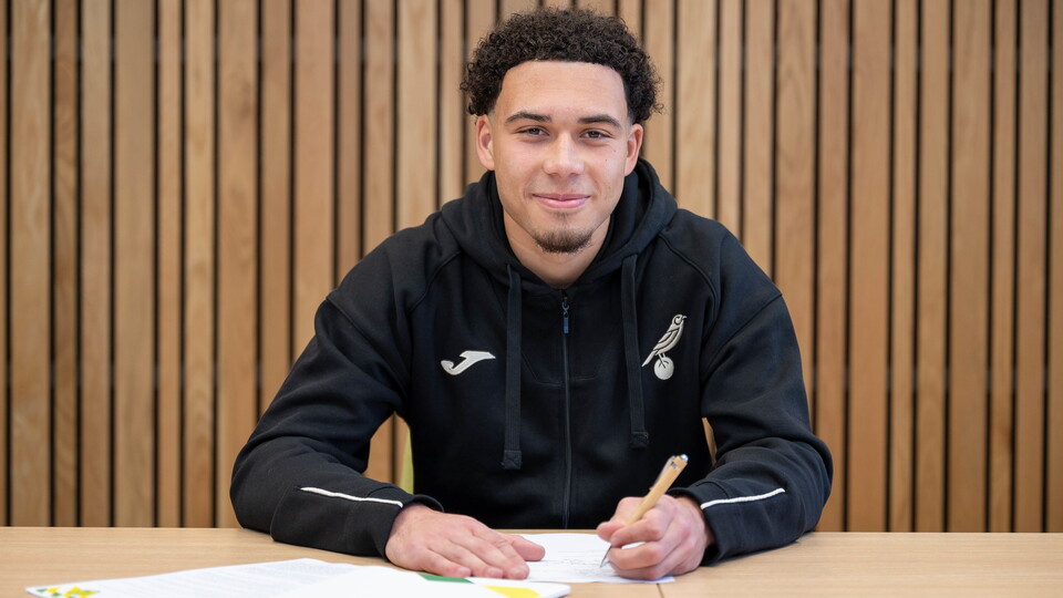 Norwich City player Tyler Williams has signed a contract extension, keeping him at the club until 2027.