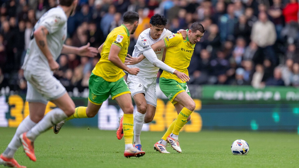 Norwich City suffered a 2-1 defeat to Swansea City at the Swansea.com Stadium in the Sky Bet Championship.