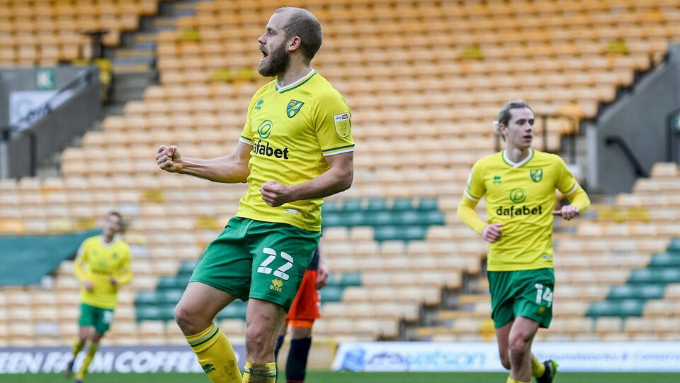 Norwich City continued their winning ways and saw their win streak extend to seven after a 3-0 victory over Luton Town on Saturday.