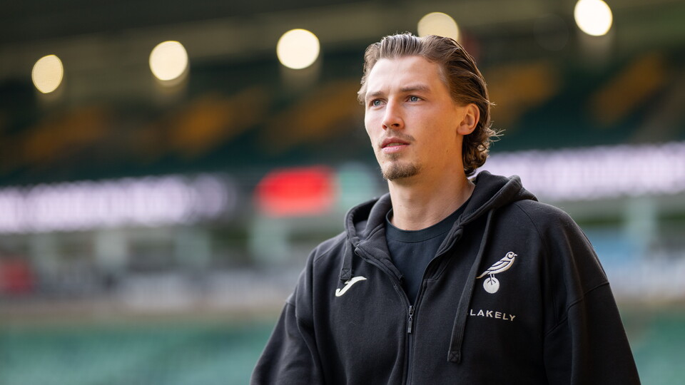Norwich City defender Brad Hills has joined Sky Bet League One side Stockport County for the remainder of the 2024/25 season.