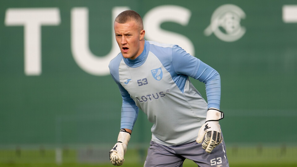 Goalkeeper Dylan Berry has returned to Macclesfield on loan until the end of the season.