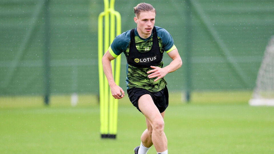 Norwich City winger Przemysław Płachetam has joined Birmingham City on a season-long loan deal.