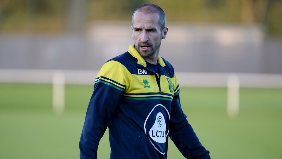 David Wright has left his role as under-23s lead coach to join the first-team coaching staff at Milton Keynes Dons.