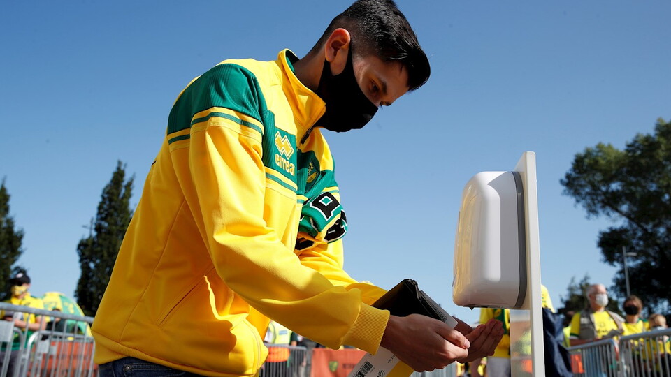 Tickets for Norwich City’s upcoming Sky Bet Championship fixtures against Sheffield Wednesday and Nottingham Forest at Carrow Road remain available to supporters.