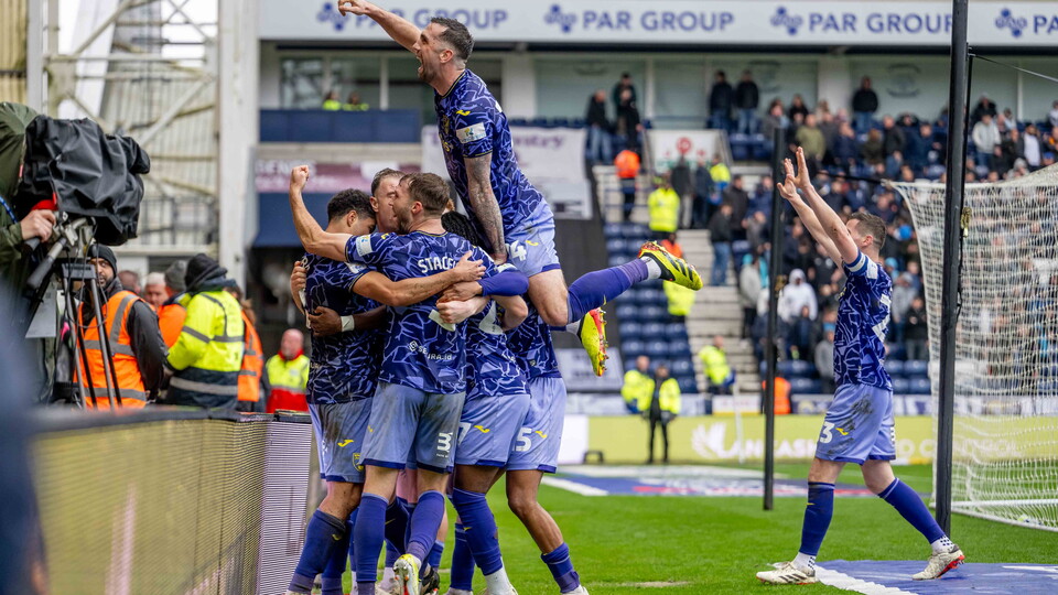 Gabriel Sara scored a late winner as Norwich City claimed a 1-0 victory away to Preston North End in the Sky Bet Championship.