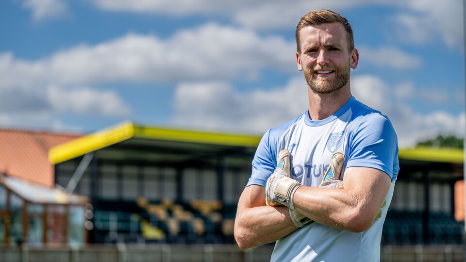 Norwich City are pleased to announce the signing of goalkeeper George Long from Millwall on a free transfer.