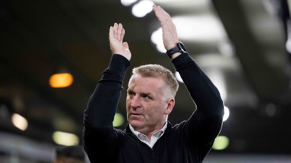 Dean Smith named an unchanged starting 11 tonight against Bristol City in a 3-2 win over Bristol City.