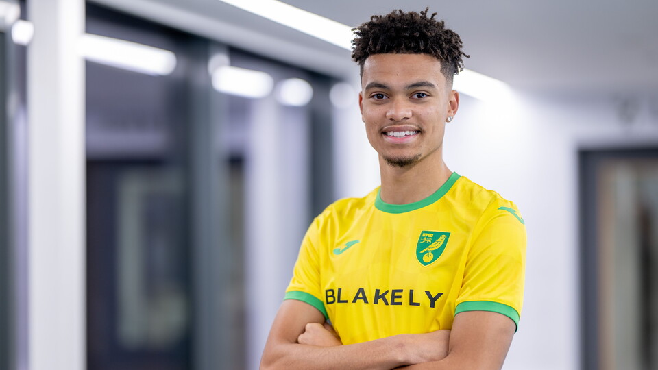 Norwich City have completed the signing of young forward Dylan Jones from Plymouth Parkway.