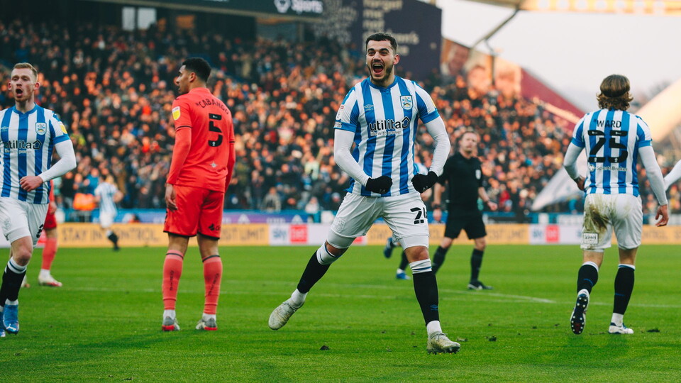 Norwich City loanee Danel Sinani scored his fourth goal of the season for Huddersfield Town with the opener in Saturday’s 1-1 draw at home to Swansea City.