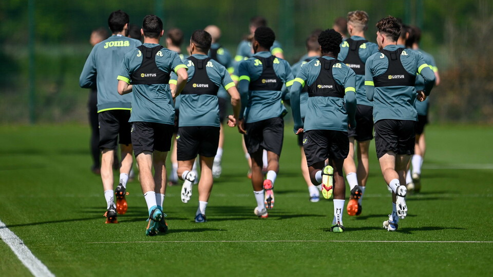 Norwich City head coach Dean Smith reported in Tuesday's press conference that there were no new injury concerns for Wednesday's trip to Leicester City.