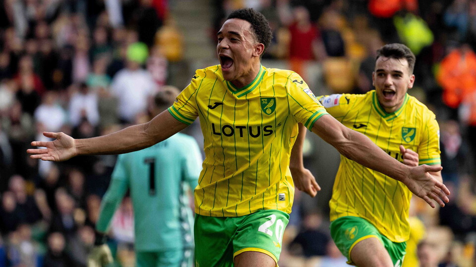 Aaron Ramsey scored a brace and Gabriel Sara netted as Norwich City returned to winning ways with a 3-1 win over Stoke City.