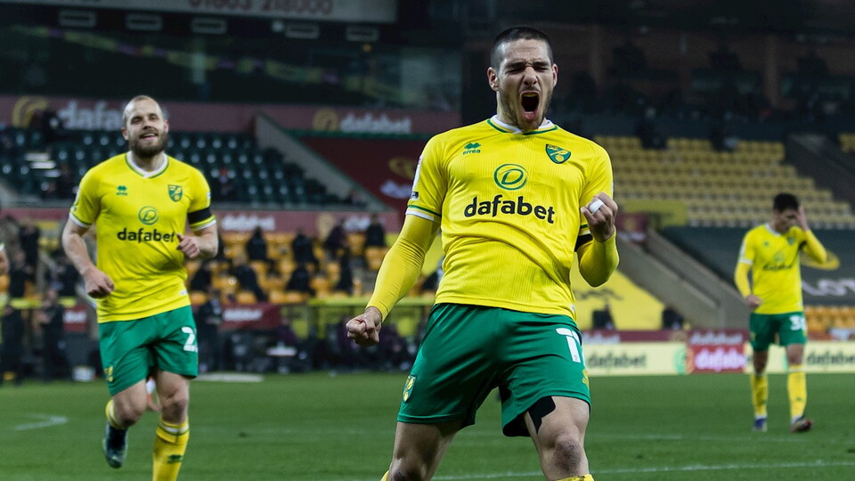 Norwich City extended their winning run to six with a 1-0 victory at home to Brentford on Wednesday night.