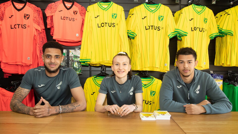 Fans joined Andrew Omobamidele, Chardonnay Johnston and Jaden Warner at Carrow Road for a signing session on Tuesday, April 4.