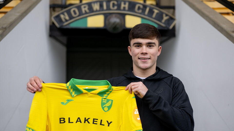 Norwich City have completed the loan signing of Harry Amass from Manchester United until the end of the 2025/26 season.