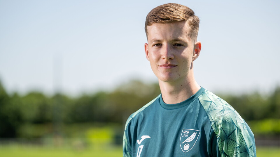 Norwich City have completed the signing of Kellen Fisher from Vanarama National League side Bromley.