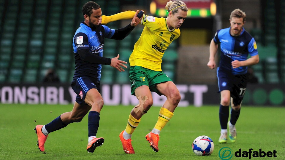 There are question marks surrounding the fitness of Todd Cantwell for Tuesday night’s game away to Brentford, Daniel Farke reported in Monday’s press conference.