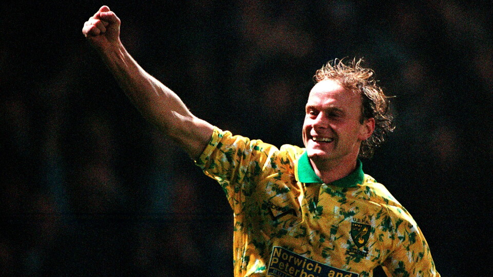 Jeremy Goss and Chris Sutton will be in the club shop at Carrow Road between 5.30pm and 6.15pm on Wednesday before Norwich City's Sky Bet Championship fixture with Sheffield United.