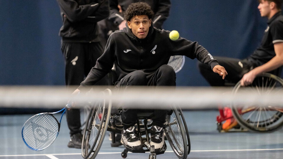 Norwich City's academy scholars enjoyed a masterclass in wheelchair tennis with Norfolk's very own tennis superstar Alfie Hewett.