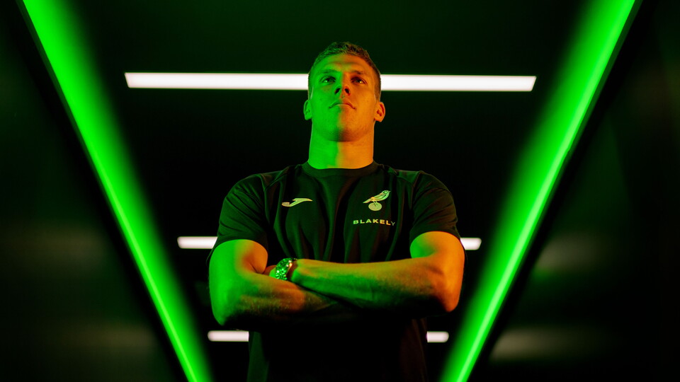 Jakov Medić has joined Norwich City from Eredivisie side Ajax.