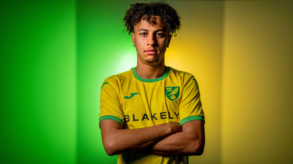 Norwich City have signed 19-year-old Kaide Gordon on a season-long loan from Liverpool.