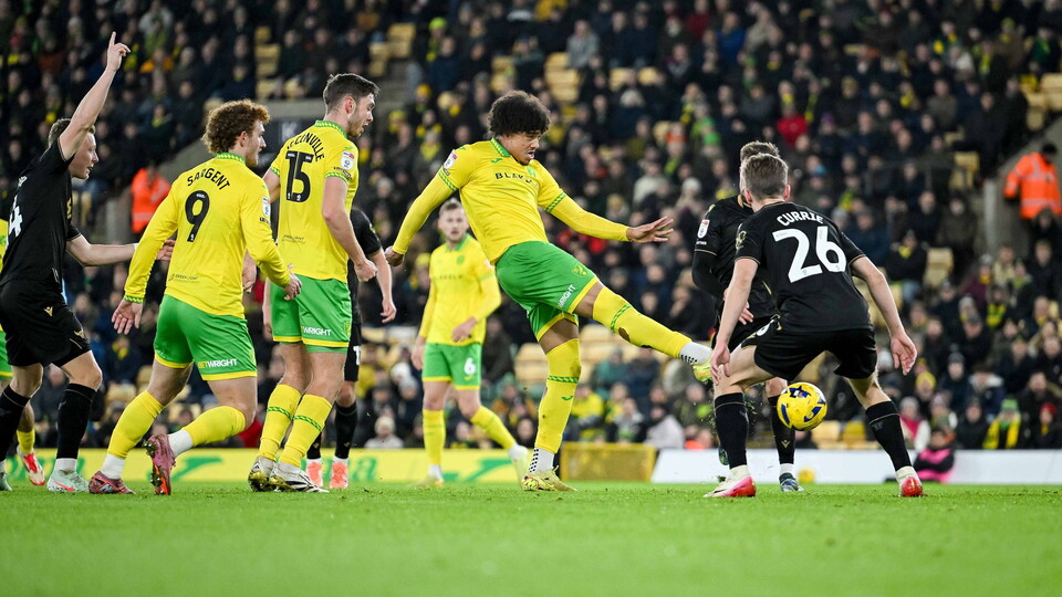 Jovon Makama's first-half strike wasn't enough for Norwich City's first home win of the season, as Oxford United struck late to claim a 1-1 draw at Carrow Road.