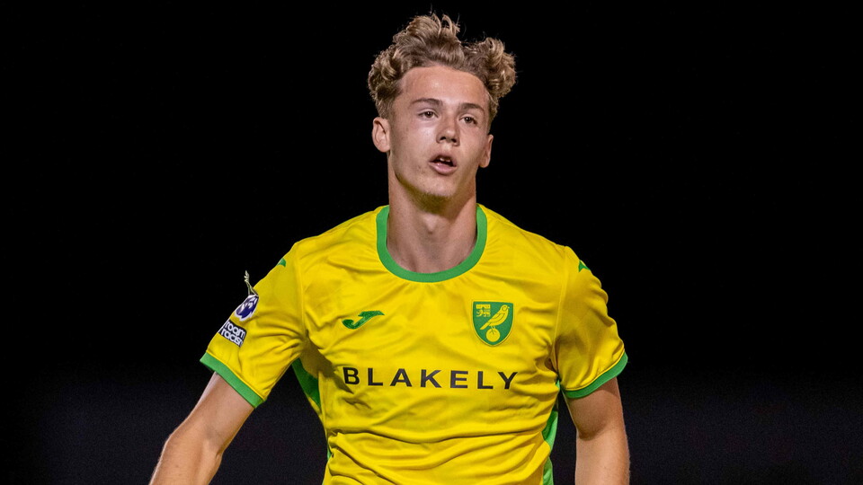 Norwich City Under-18s began their Under-18 Premier League Cup campaign with a 2-2 draw at home to Manchester City.