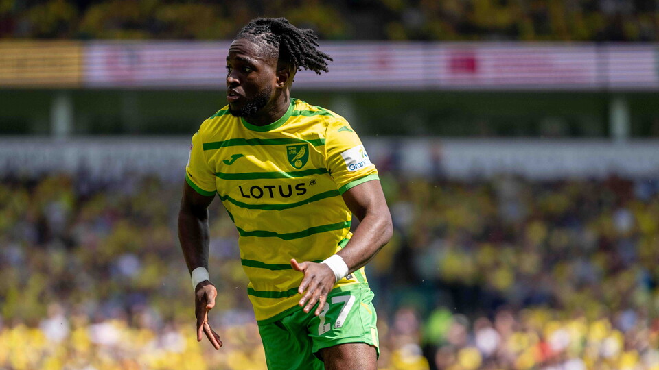 Norwich City and Leeds United played out a 0-0 draw in the first leg of the Sky Bet Championship play-offs semi-final.