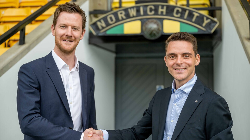 Norwich City Football Club have signed a new principal partnership agreement
with major global floodlight brand, AEC Illuminazione.