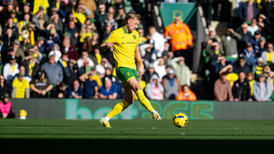 Canaries fans have the chance to meet Harry Darling and Vladan Kovačević at a signing session at Jarrolds on Tuesday, December 23, from 3pm to 4pm.