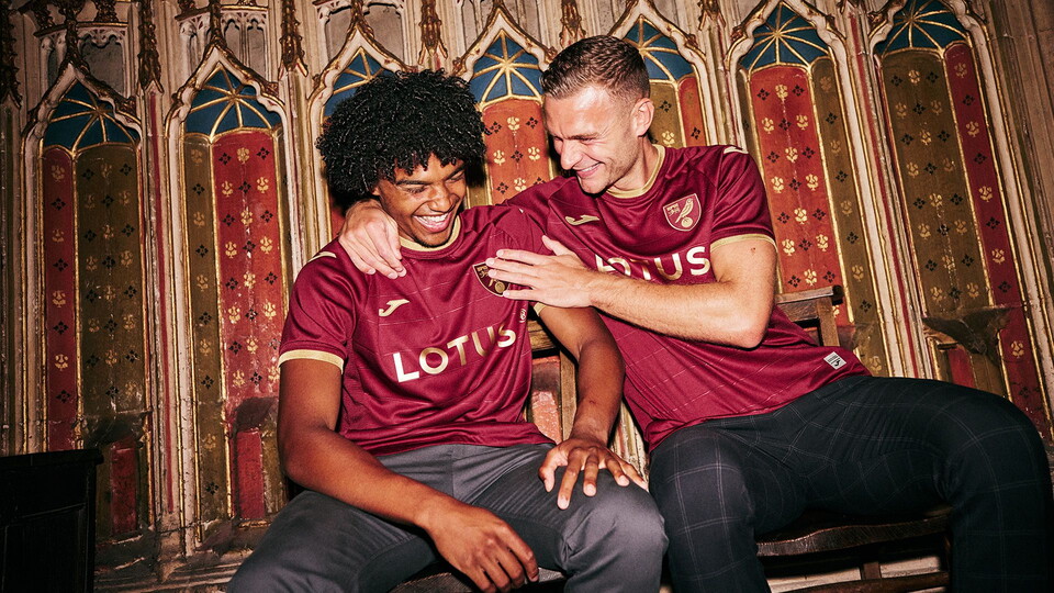 The official 2022/23 Norwich City away kit is now on sale for 30% off in the Carrow Road store and online.