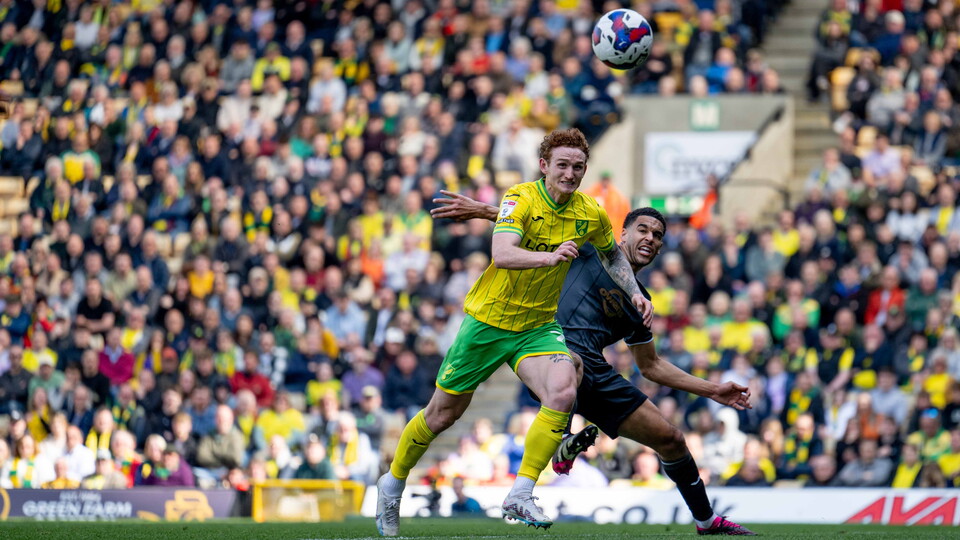 Norwich City suffered a 3-0 defeat at the hands of Swansea City on afternoon, playing over half of the Sky Bet Championship clash with 10 men.
