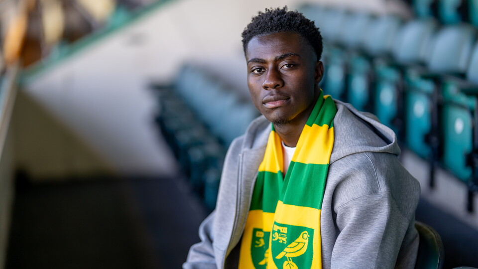 Academy midfielder Lloyd Ofori-Manteaw has signed his first professional contract at Norwich City.