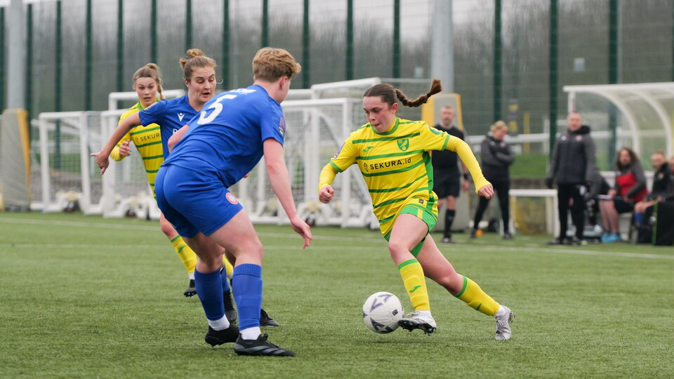 Norwich City Women maintained their unbeaten run in the FAWNL Division One South East, but could take just a point away from their home clash against third-placed Worthing.