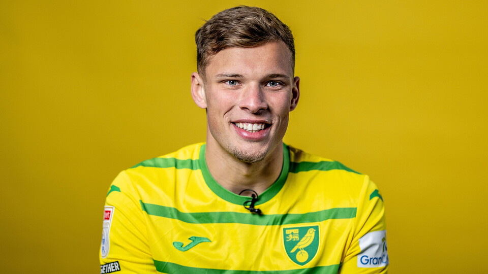 New recruit Sydney van Hooijdonk sat down with Canaries TV on his first day in an exclusive first interview at the Lotus Training Centre.