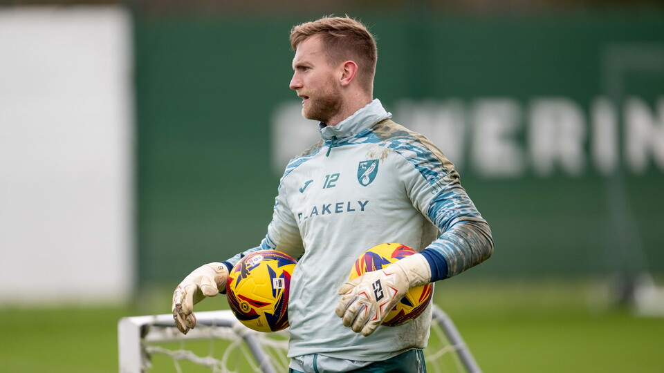 Johannes Hoff Thorup confirmed that George Long and Marcelino Núñez are available for Friday night's trip to face Bristol City in the Sky Bet Championship.