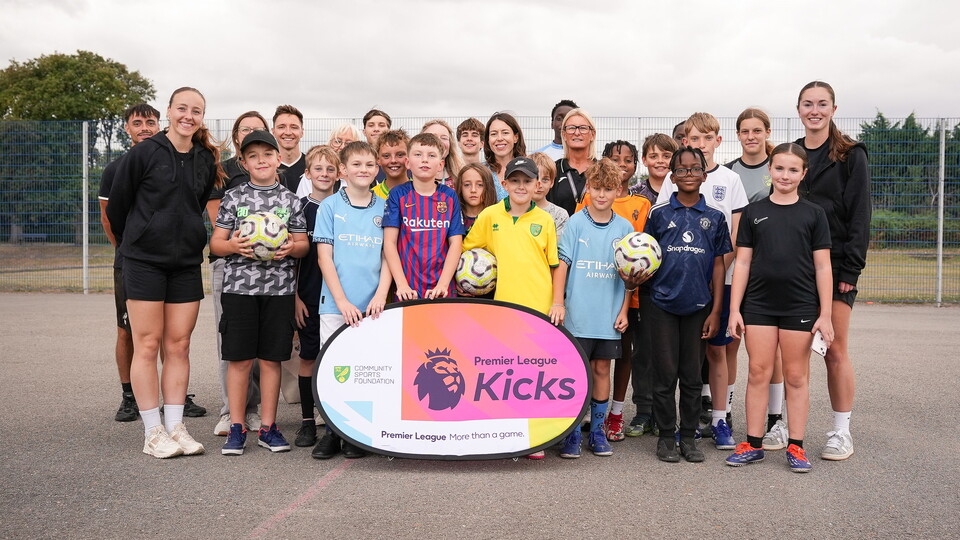 Norwich City Women's Grace Riglar and Millie Daviss surprised a group of participants in a Premier League Kicks session last week.