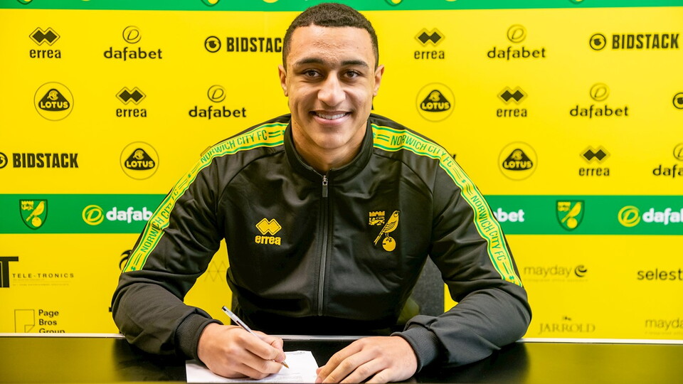 Norwich City forward Adam Idah has signed a new contract at the club, extending his stay with the Canaries to June 2024.