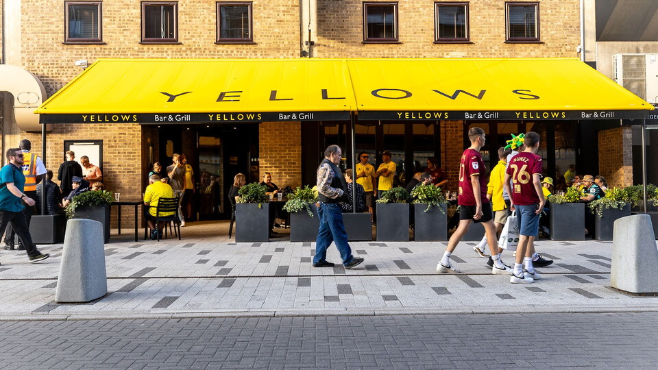 Get 10% off in Yellows with the purchase of a main meal and children's meal in Yellows Bar and Grill this Easter break.
