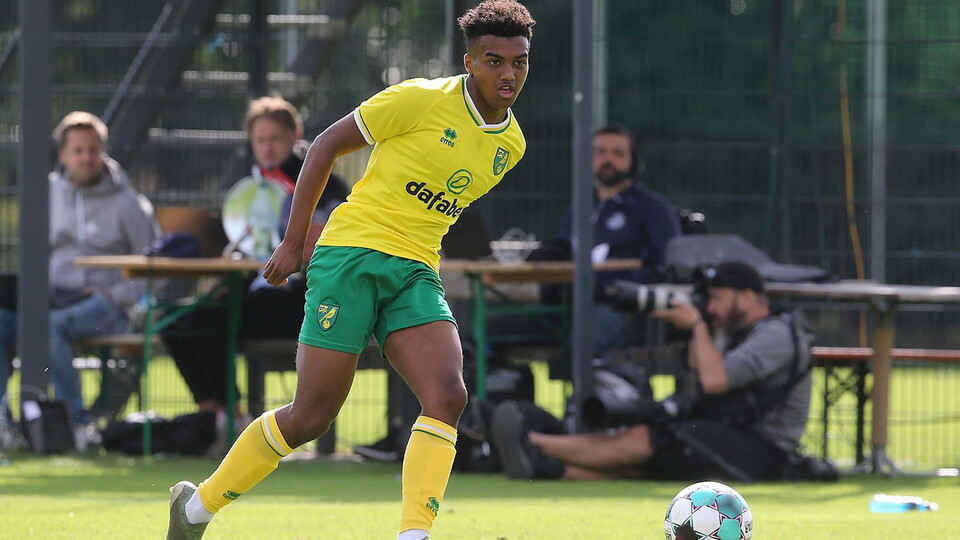 Sam McCallum has completed a season-long loan to Sky Bet Championship side Queens Park Rangers.