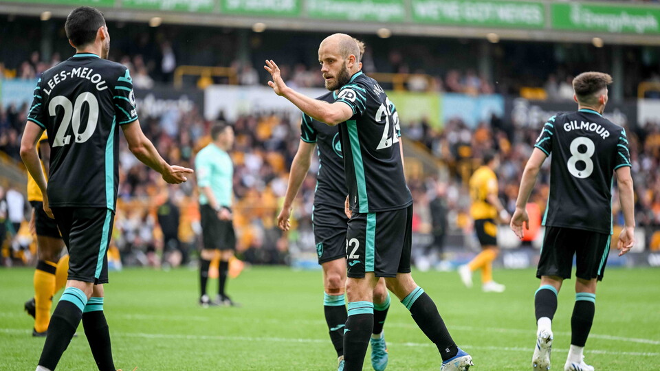 Norwich City were held to a 1-1 draw away to Wolverhampton Wanderers in the Premier League on Sunday thanks to goals from Teemu Pukki and Rayan Aït-Nouri.