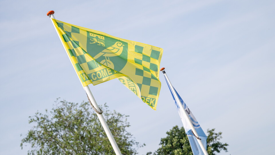 Norwich City kicked off their pre-season tour of the Netherlands and Belgium with a 1-1 draw against Eredivise side FC Volendam.